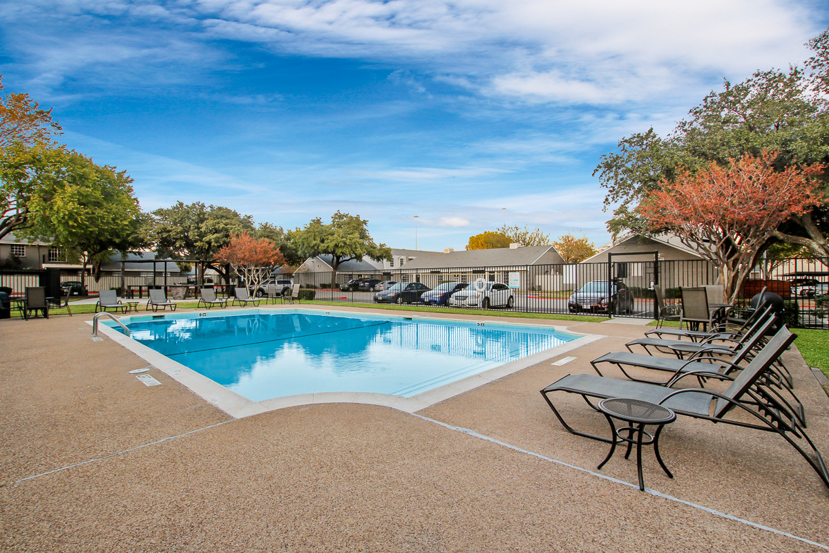 Parkwyn Townhomes Apartments in North Richland Hills, TX